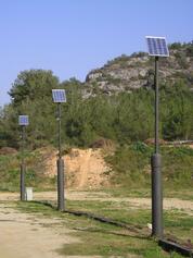 Posar fanals fotovoltaics al parc de Can Quintana i/o altres parcs